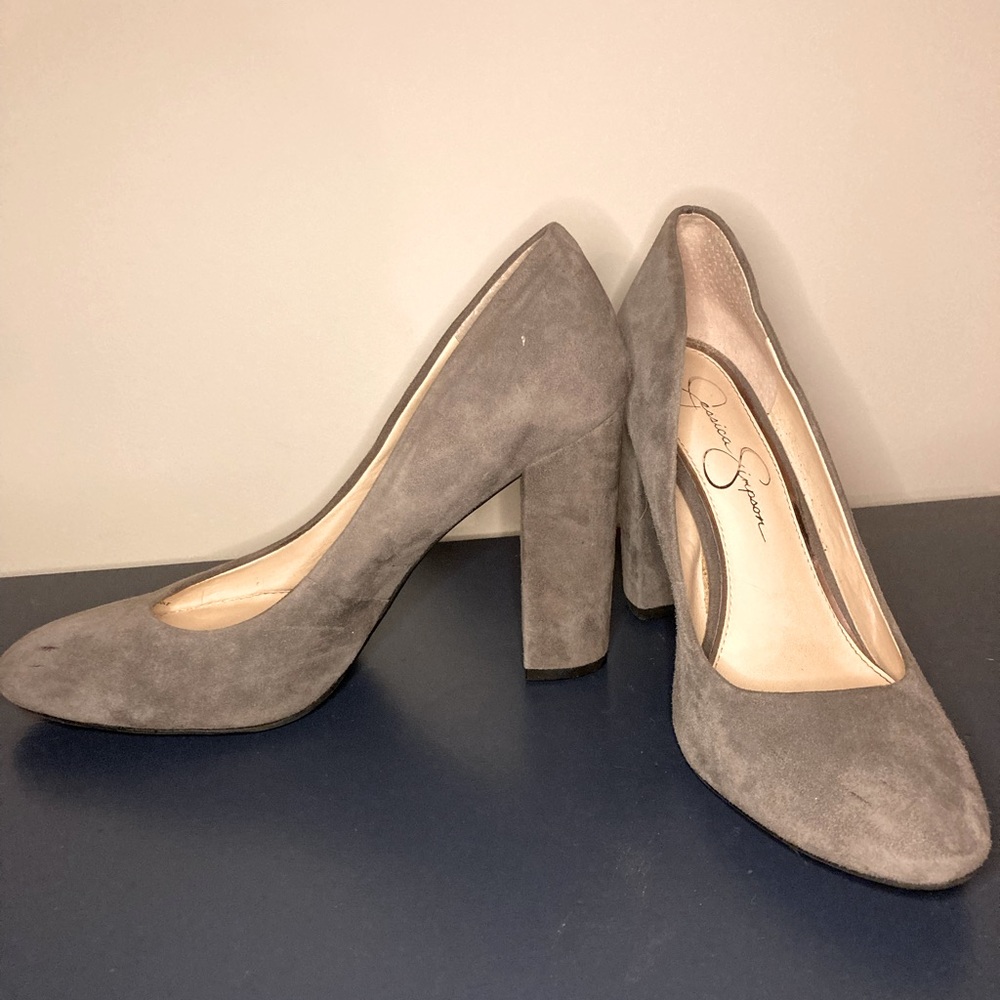 Jessica Simpson Gray Pumps